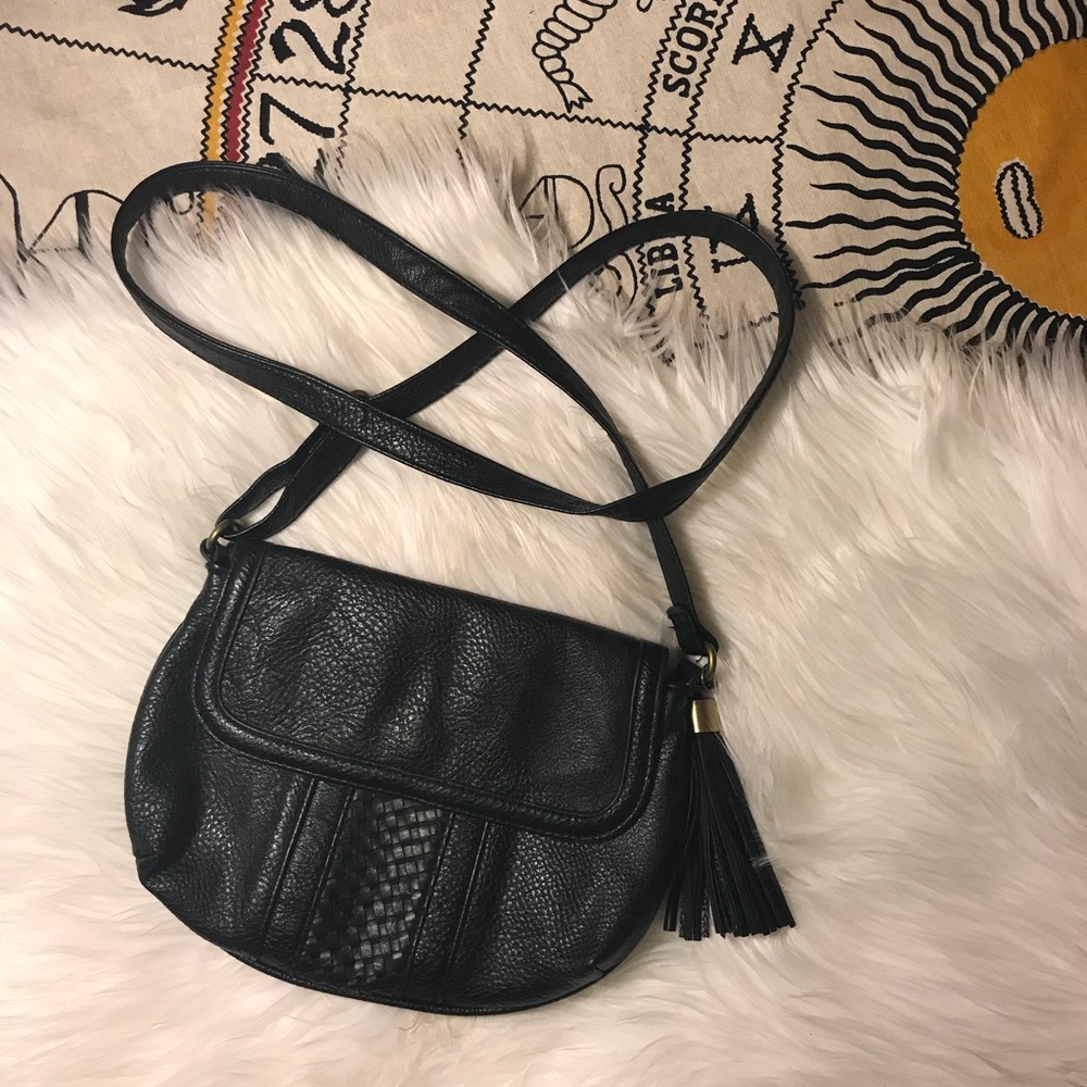 • DONATING SOON 🌟 cute crossover bag